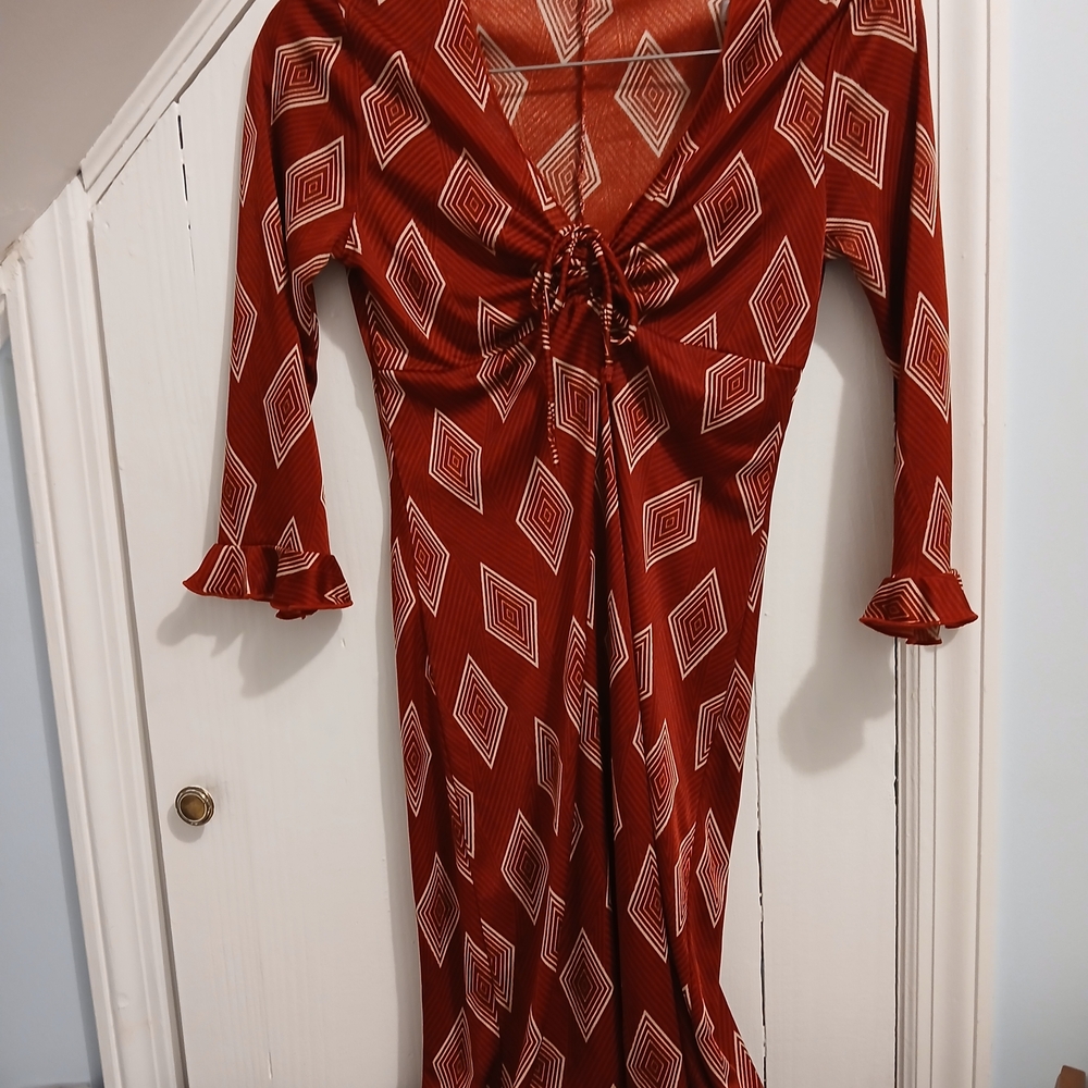 Wet Seal Red and White Geometric Long Sleeve Dress